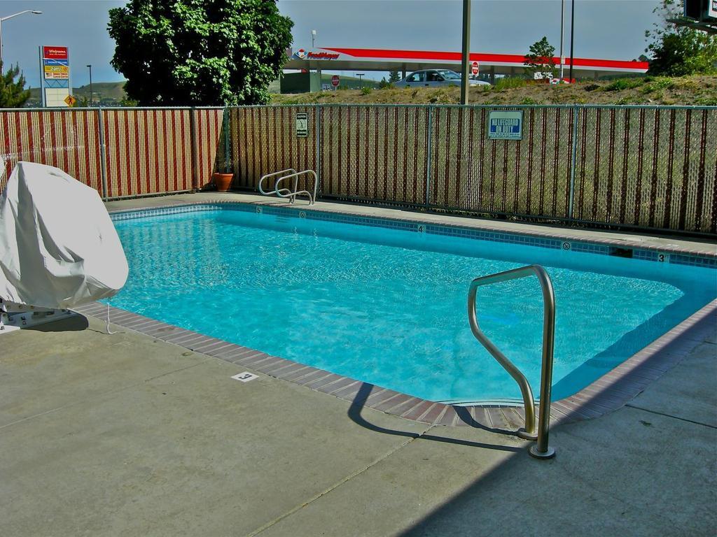 Super 8 By Wyndham The Dalles Or Eksteriør billede