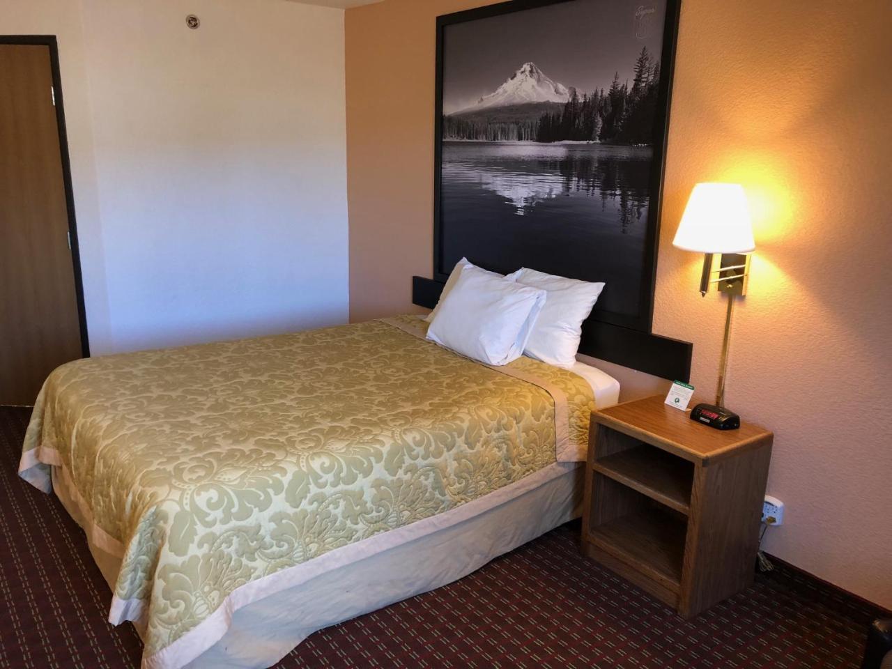 Super 8 By Wyndham The Dalles Or Eksteriør billede